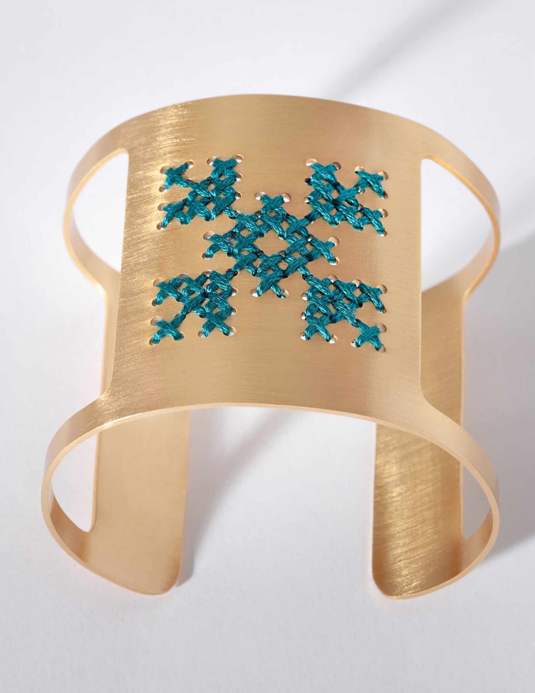 Lycoris Gold Cuff - CHARALAMPIA