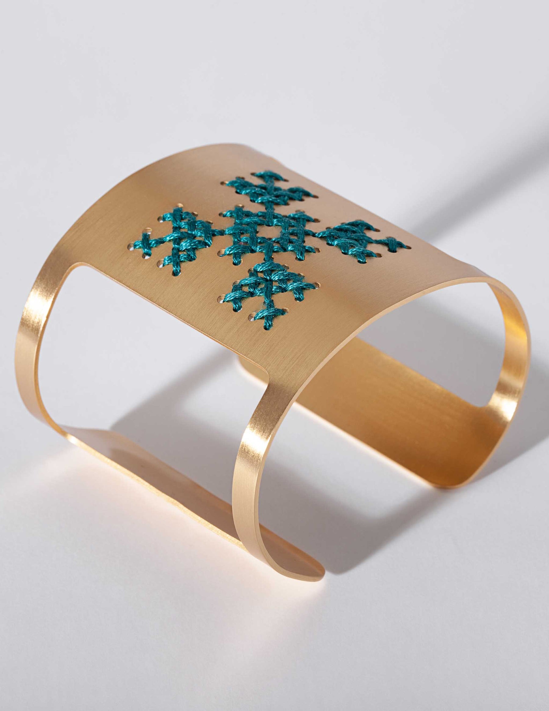 Lycoris Gold Cuff - CHARALAMPIA