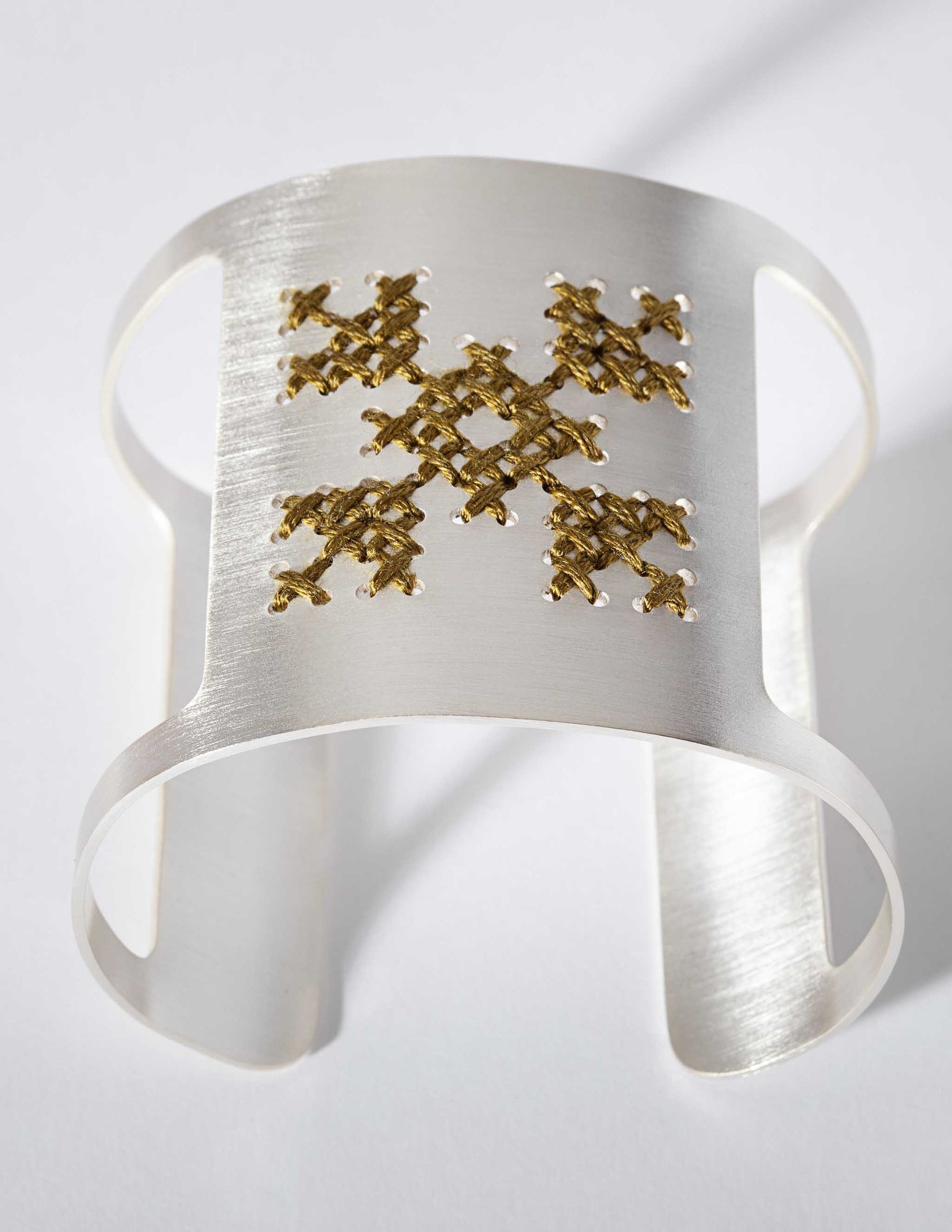 Lycoris Silver Cuff - CHARALAMPIA